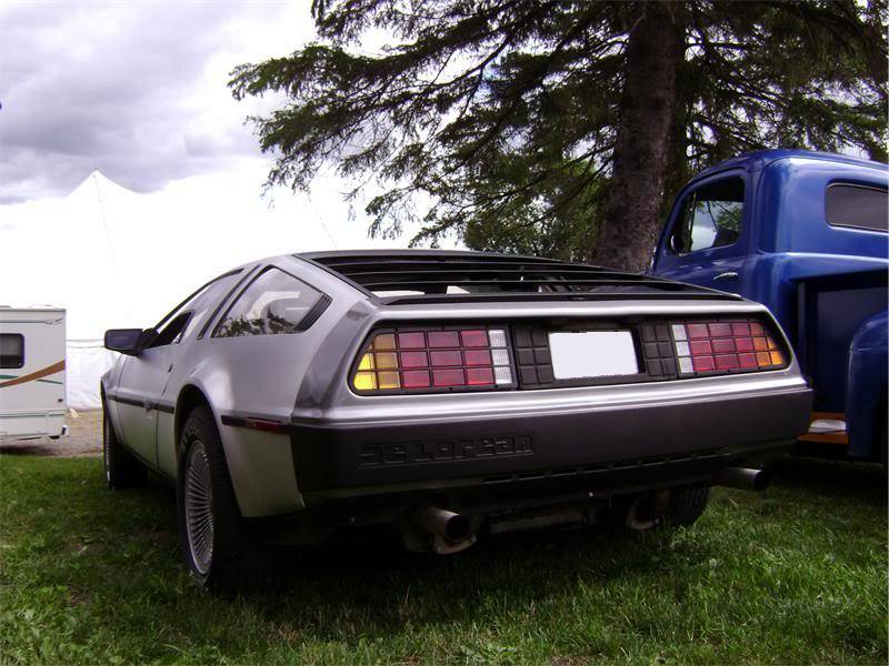 str0m Delorean_dmc_12_rear