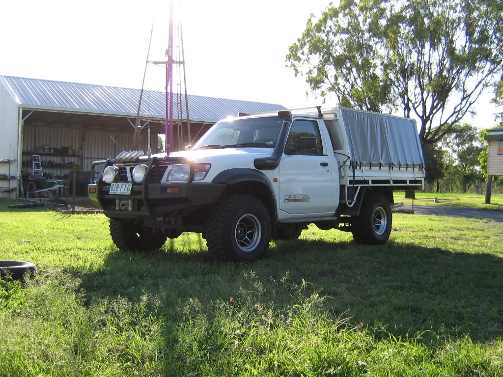 Walts GU Patrol ute NewRack003