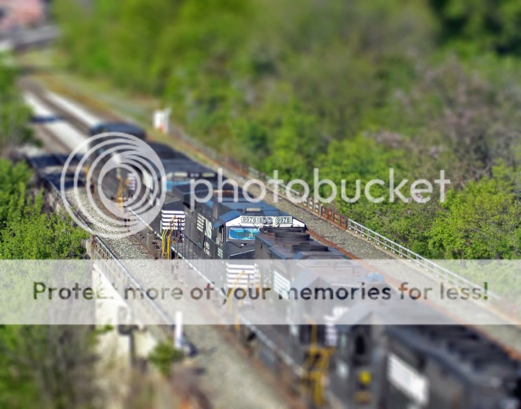 நான் ரசித்த அழகானவை 1 - Page 4 Train_tilt_shift