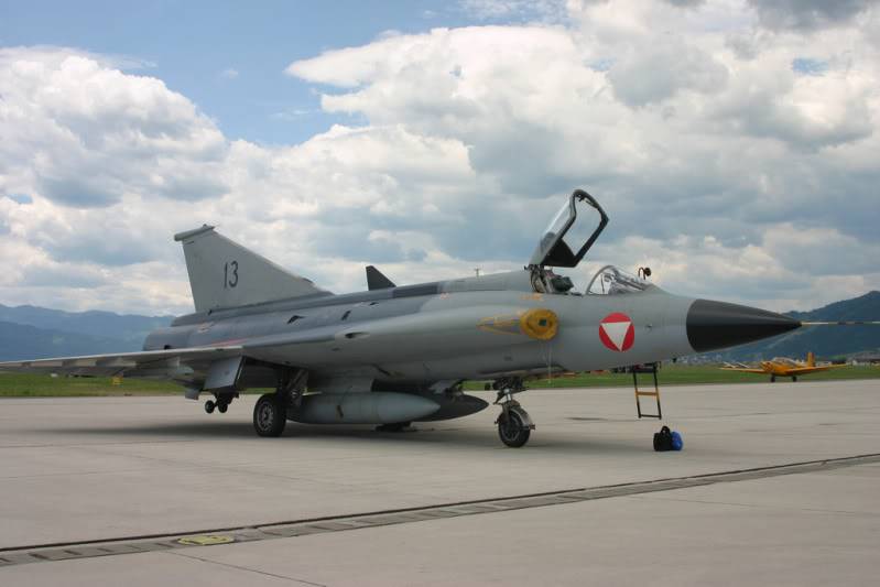 AUSTRIA AustriaairforceSaab35Draken-side