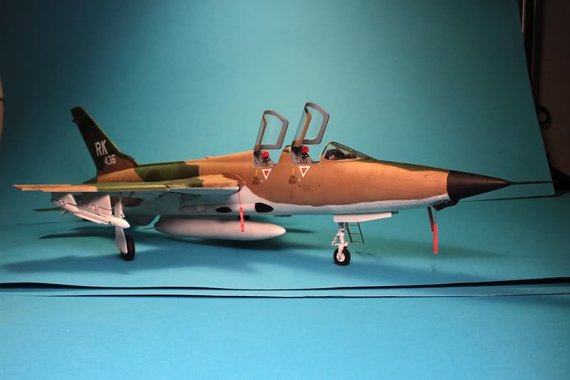 [HobbyBoss] Republic F-105G Thunderchief "Wild Weasel"  1/48 F-105-04-800