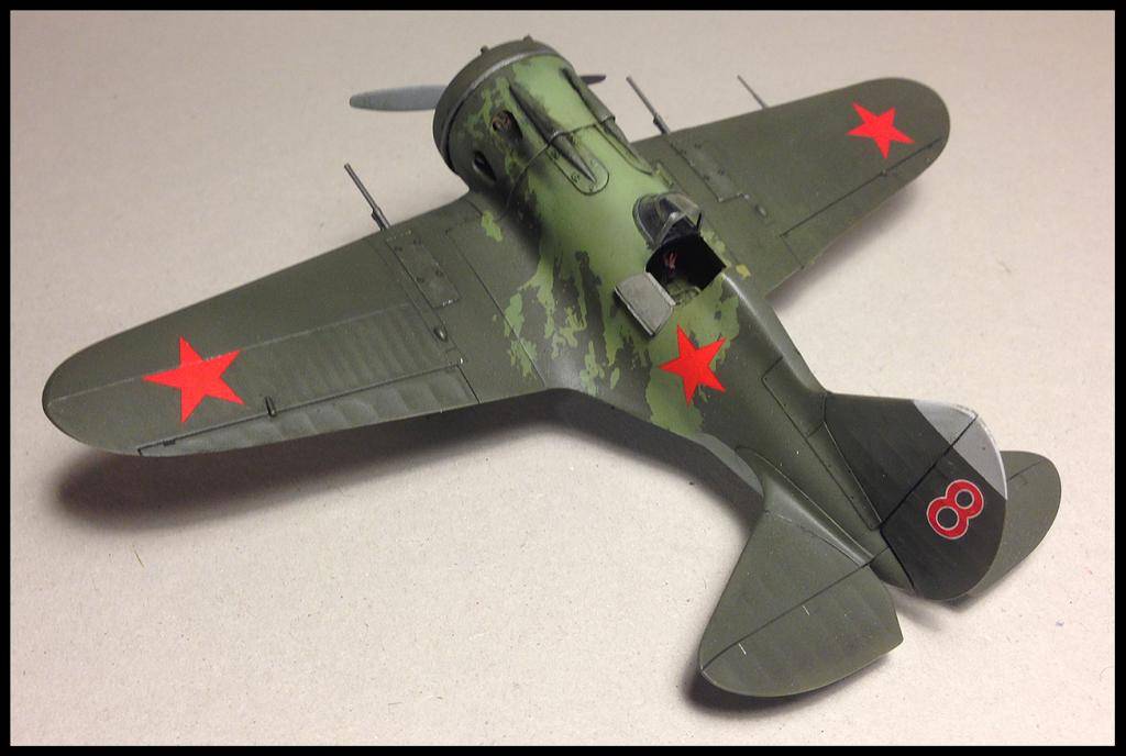 Polikarpov I-16 002_zps1da40f2d