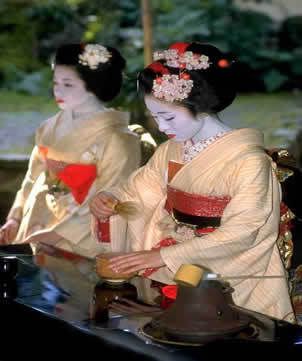 les GEISHAS Ceremonie_the_geisha