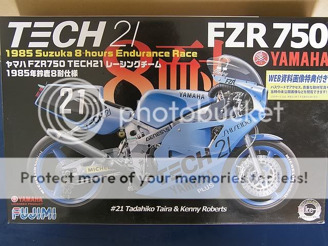 [FUJIMI] - Yamaha FZR 750 Tech 21 - 1/12ème 100_1365