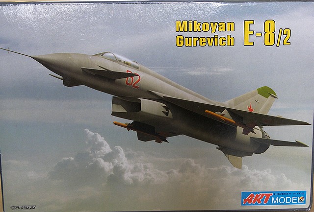 [Art Model] Mikoyan Gurevitch Mig E8/2 100_2151