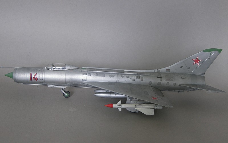 [TRUMPETER]Sukhoi Su-11 "Fishpot" - 148 100_4995