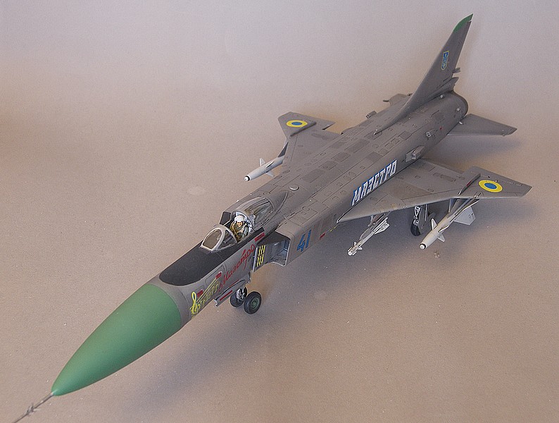 [TRUMPETER]Sukhoi Su-15 TM Flagon G - 1/48 - Ukrainian air force 100_5028_1