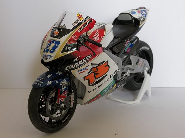 Frelon 94 - Mes Honda RC 211 V - Page 2 100_9011