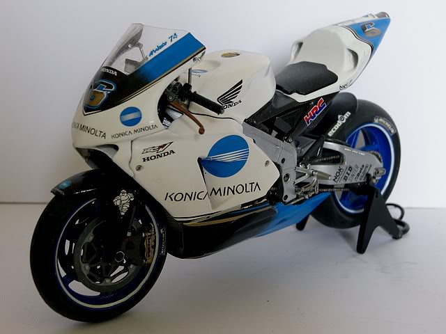 Frelon 94 - Mes Honda RC 211 V - Page 2 100_9037