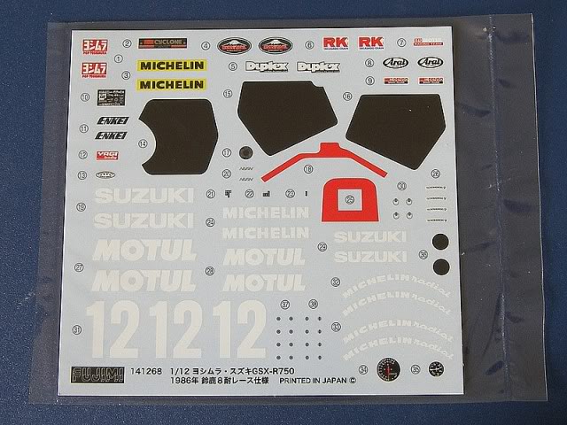 [FUJIMI] Yoshimura Suzuki GSX-R 750 - 1/12th 101_0175