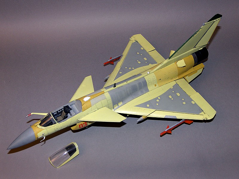 [TRUMPETER]J-10B Vigourous dragon - 1/48 100_0596