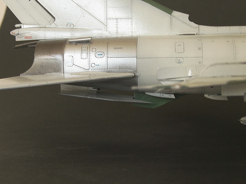 [TRUMPETER]PLAAF J-8F Finback - 1/48 100_1013