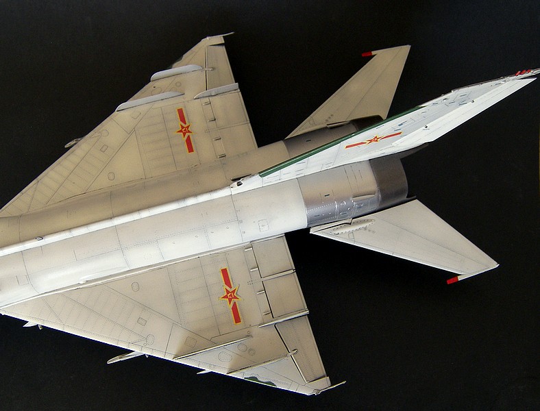 [TRUMPETER]PLAAF J-8F Finback - 1/48 100_1016