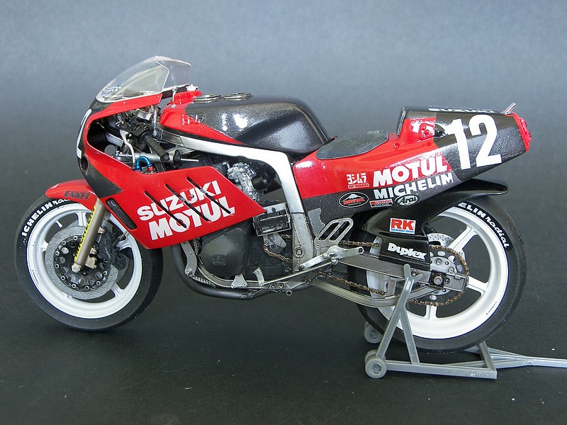 [FUJIMI]Suzuki 750 GSX-R Yoshimura - 8 heures de Suzuka 1987 100_4003