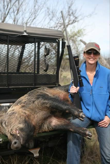 Dixie Carter Shoots A Huge Pig (Pics), Backstage Flair-TNA News 1-21