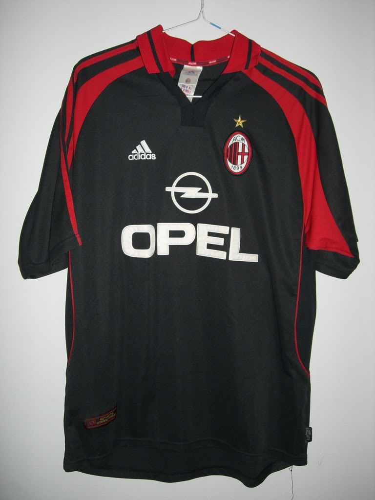 Neverending Story : Latest Addition - Page 2 ACMilan2000-20013rd