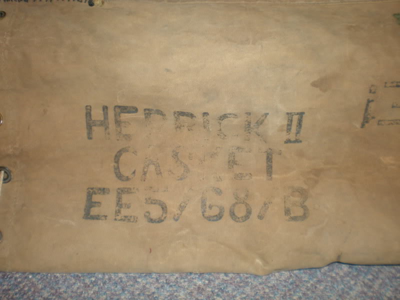 info on marking on a duffel bag P2260028
