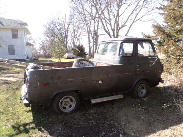 New Here and New Owner to 61 Econoline Pickup Picture3153