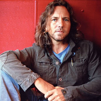 Les personnages métalliques qui vous impressionnent - Page 2 EddieVedder