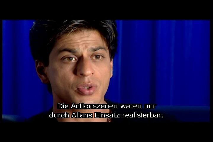 صور شاروخان فى لقاء تلفزيونى اثناء تصوير فيلم " Main Hoon Na " ThPDVD_048