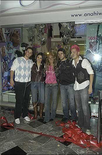 Anahi wordl Tienda13