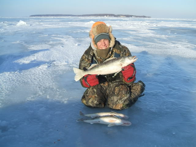 A Few More Erie Ice Fishing Walleyes 001-8