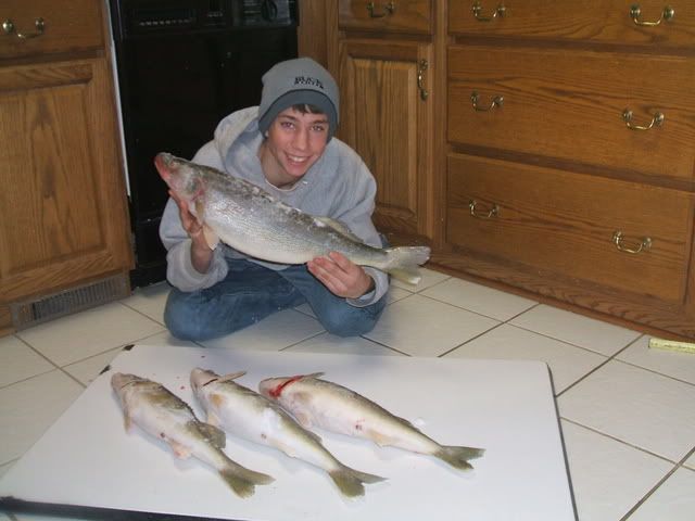 First Day On Erie Ice-Walleyes Pictures 006-2