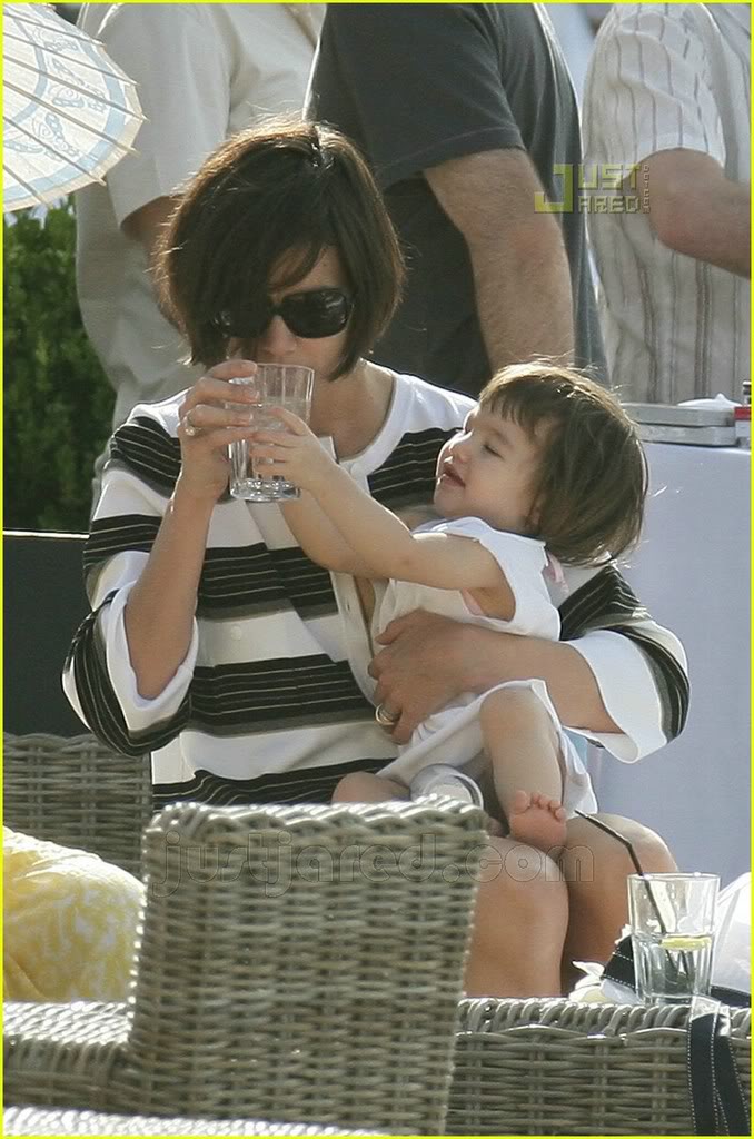      suri cruise Tom-katie-suri-cruise-22