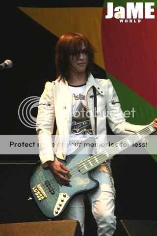 Zero [bass] Hide2