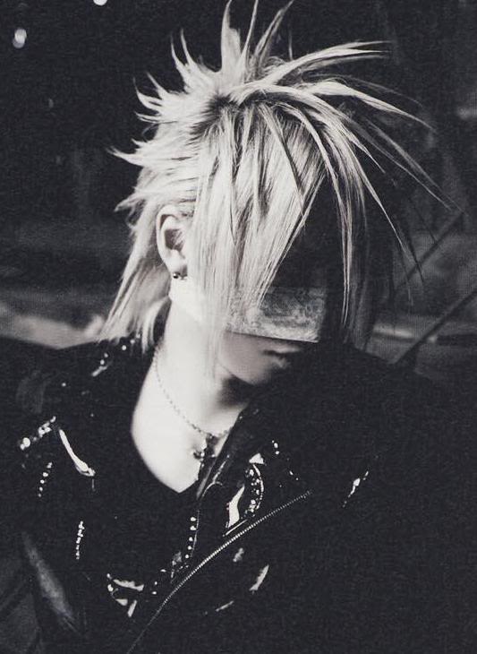 GazettE (Visual kei) - Pgina 13 Reita-shooting2101