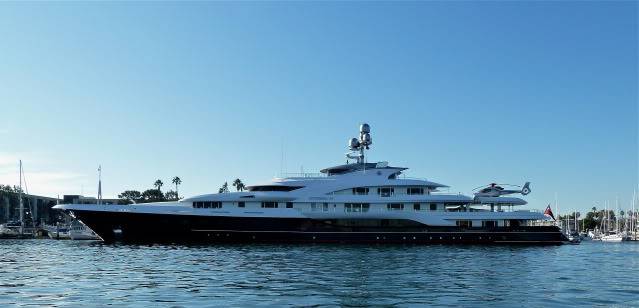 Super Yacht @ MDR 12/26/11 ATTESSAIVport