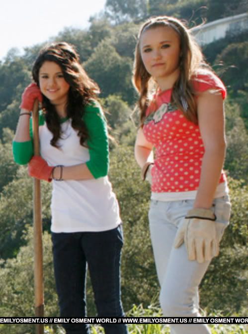 Selena Gomez Earth2t1