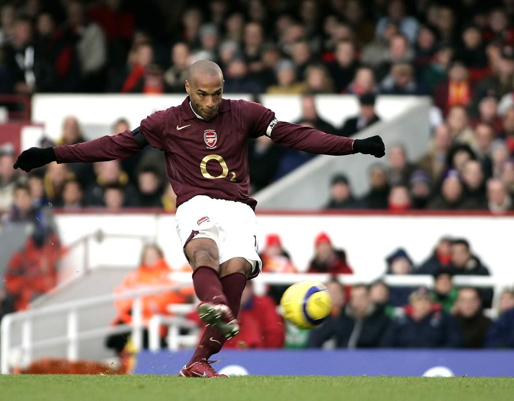 Futbolcu Resimleri 20051126ArsenalThierryHenrywp1