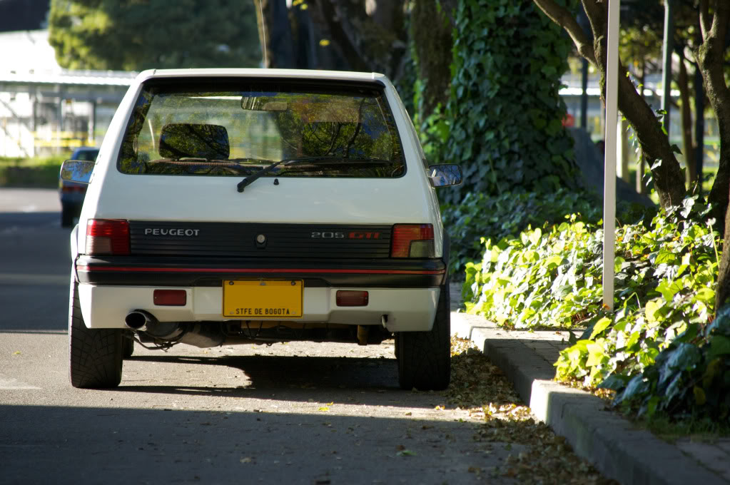 [Mercurio] 205 GTI 1.6 1992, Blanc Meije a Bogotá, Colombie - Page 3 205GTIEnero201231