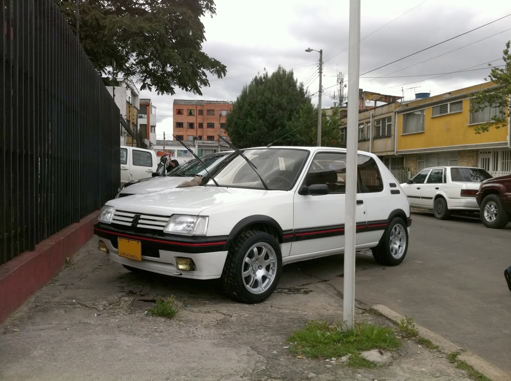 [Mercurio] 205 GTI 1.6 1992, Blanc Meije a Bogotá, Colombie 61a1aae6