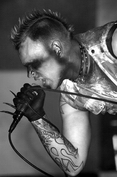 Hot Goth! 398px-Combichrist-05