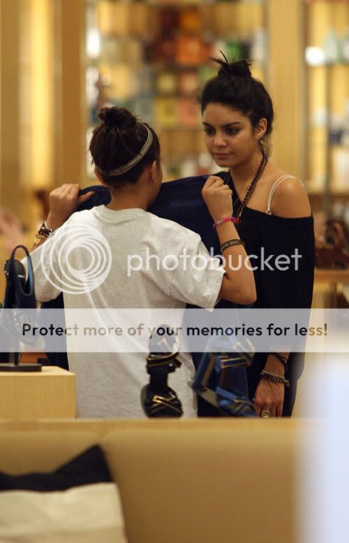 [Candids] Theo chân Van mọi lúc mọi nơi Vanessa-hudgens-5129-12