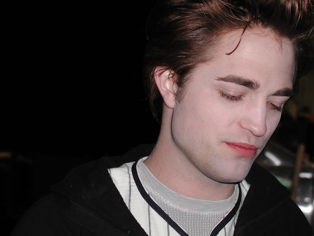 Nota de TMF + Twilight Guy + Fotos (04/05) EDIT, + fotos ROB1