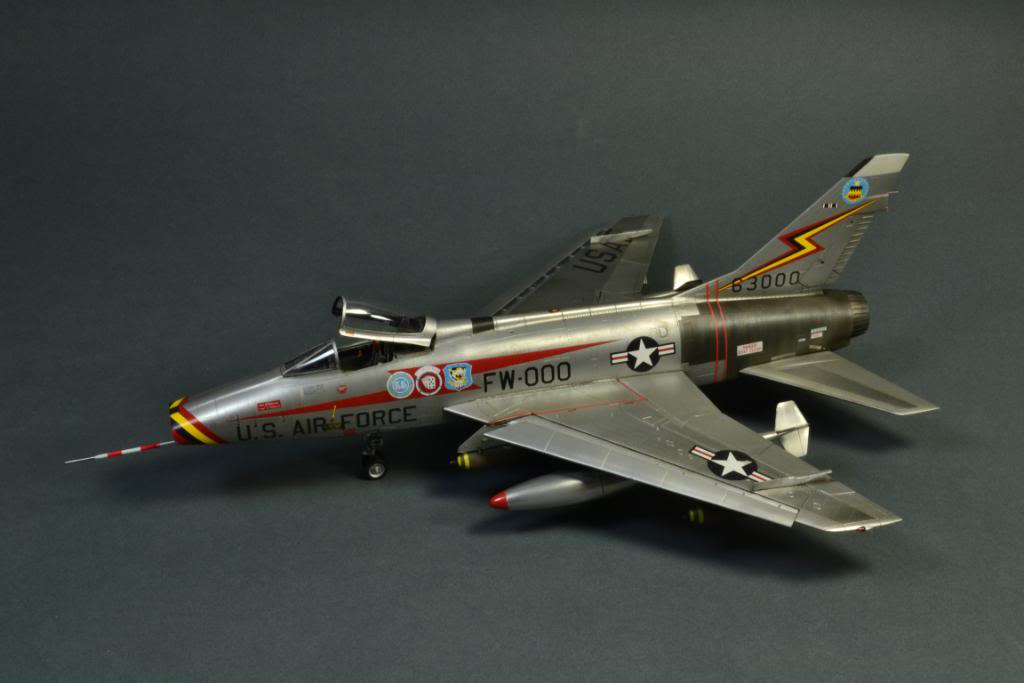 F-100D Super Sabre, 1/48 Trumpeter med Aires godis DSC_2629