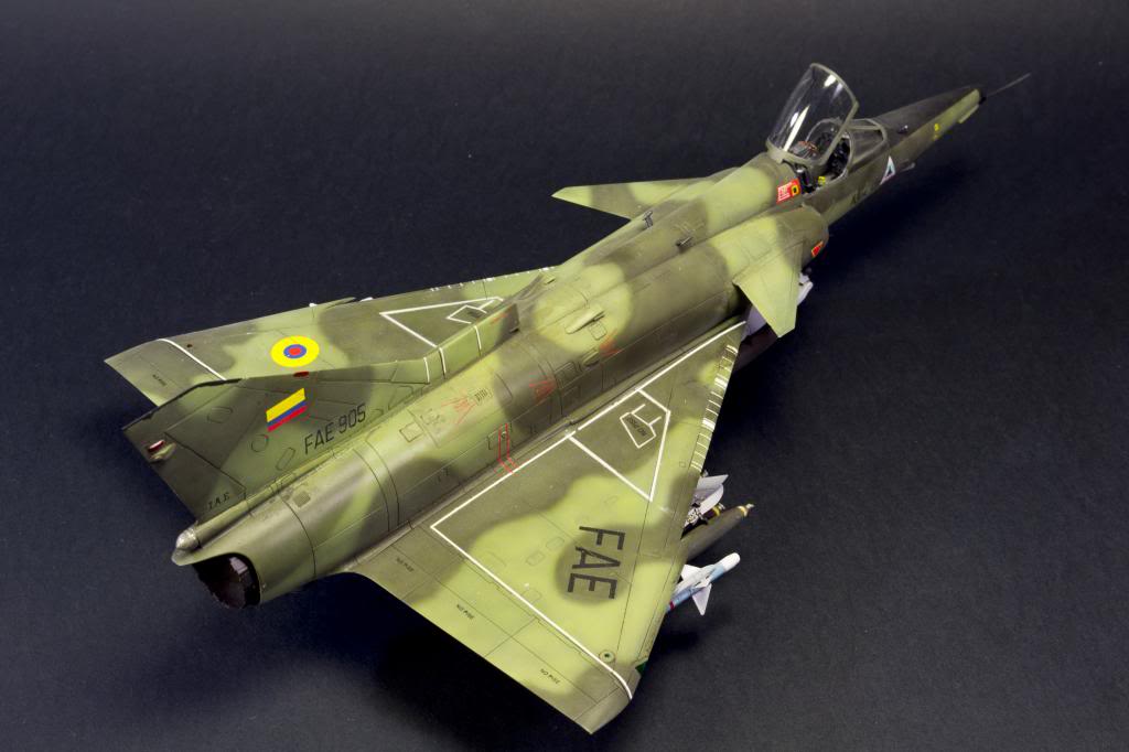 Kfir showdown, AMK mot Kinetic i 1/48 DSC_7776_zps3cba4b13