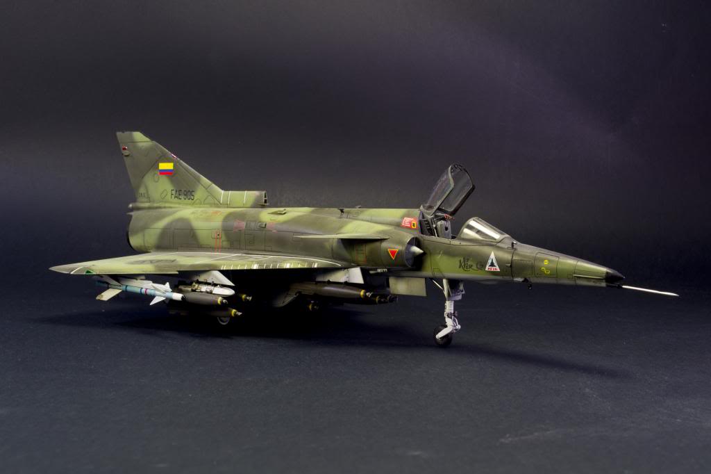 Kfir showdown, AMK mot Kinetic i 1/48 DSC_7816_zps12bdcca4