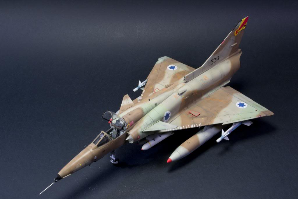 Kfir showdown, AMK mot Kinetic i 1/48 DSC_7873_zps87024bff