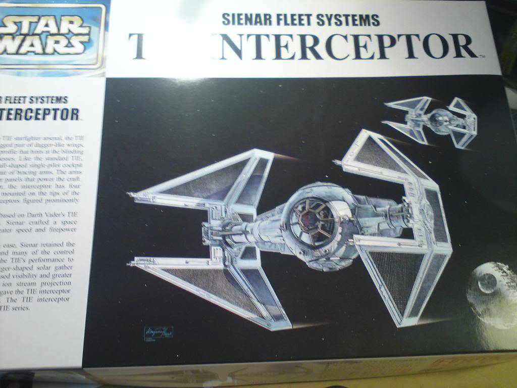 Siennar Fleet Systems TIE Interceptor, Fine Molds 1/72 DSC01380