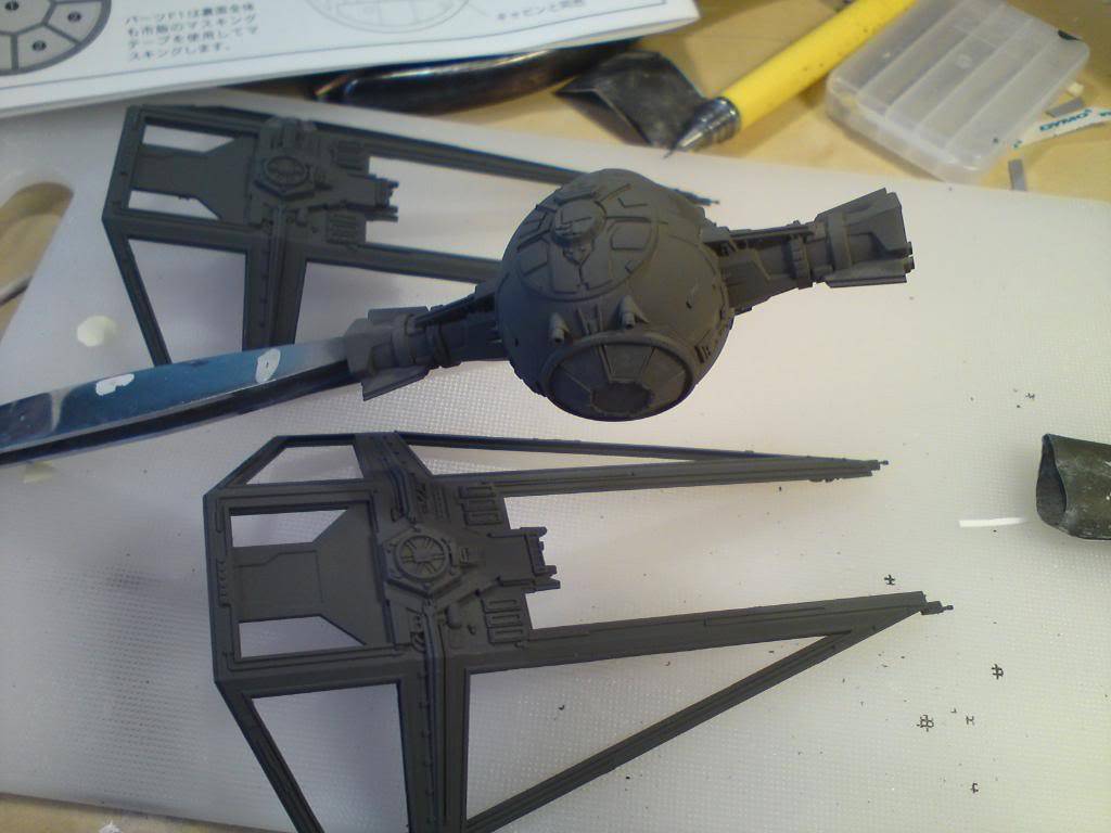 Siennar Fleet Systems TIE Interceptor, Fine Molds 1/72 DSC01432