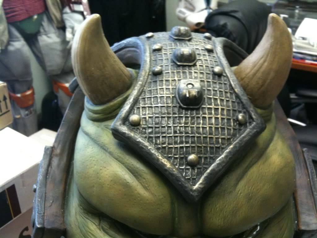 Star Wars Gamorrean Guard Life-Size Bust - Lançado! Confira as fotos 89a25b69