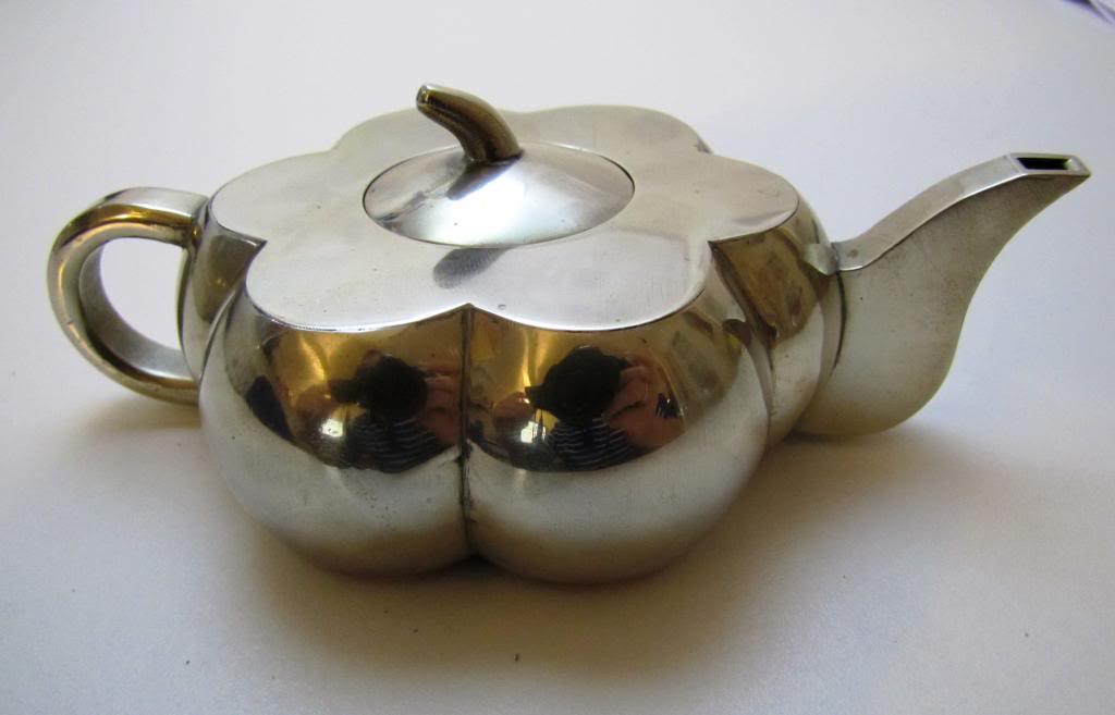 Chinese or Japanese Metal Teapot ?? Tea001