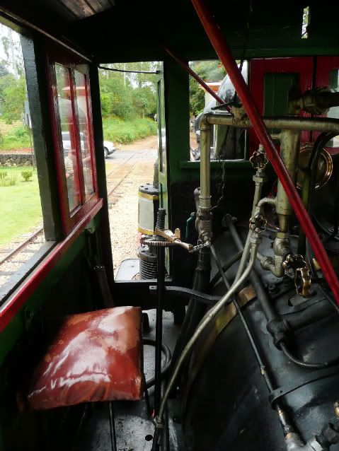 poste de pilotage d une loco a vapeur Vuedansabrigauche-1