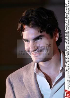 Roger Federer (cái này chắc mình tớ vô thôi nhỉ,mong là Mũi to cũng vào^^) 01340758