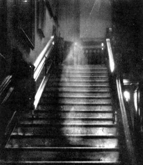 Paranormal Photography The_brown_lady_of_raynham_hall