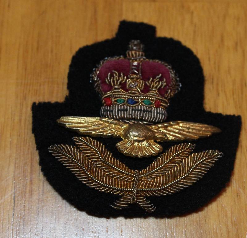 RCAF "F Wing" badge IMG_0325_zpsa322586c